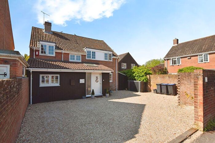 4 Bedroom Detached House For Sale In Milford Park, Laverstock *** Video Tour ***, SP1