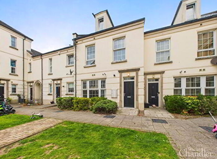3 Bedroom TownHouse To Rent In The Demesne, Belfast, BT8
