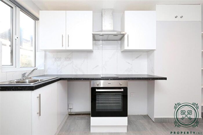 Apartment To Rent In Fairfax Road, London, N8