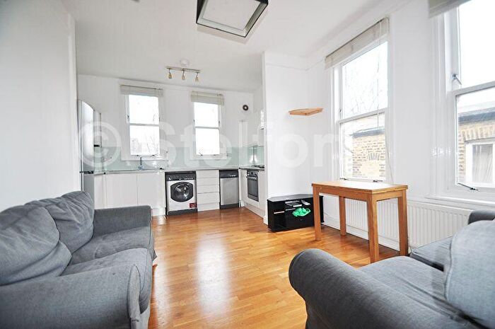 3 Bedroom Apartment To Rent In Cathcart Hill, London, N19