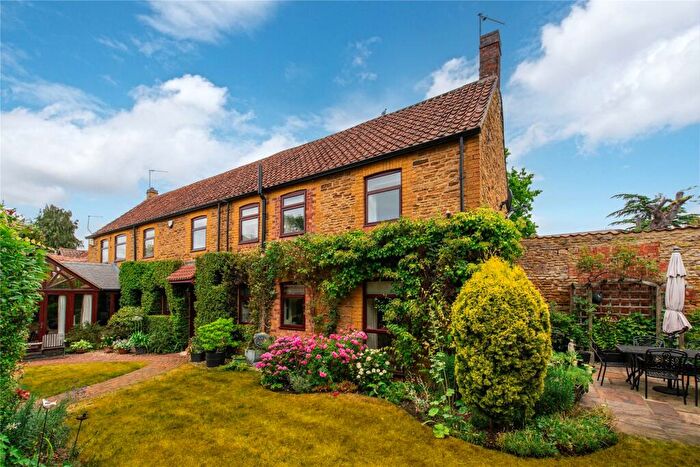 4 Bedroom Barn Conversion For Sale In Elwes Way, Great Billing, Northampton, Northamptonshire, NN3