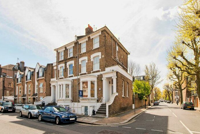 2 Bedroom Flat To Rent In Benbow Road, Hammersmith, London, W6