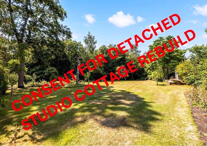 1 Bedroom Detached House For Sale In Henfield Common North, Henfield, BN5