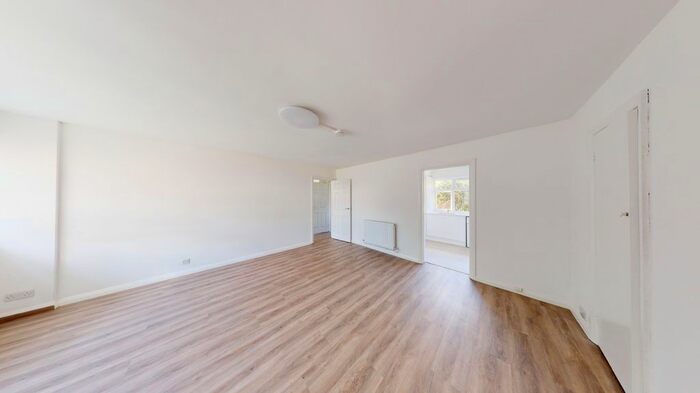 2 Bedroom Flat To Rent In Shakespeare House, High Street, London, N14