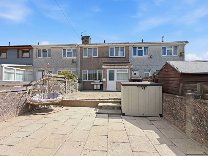 3 Bedroom Terraced House For Sale In Woodland View, Garndiffaith, Pontypool, NP4