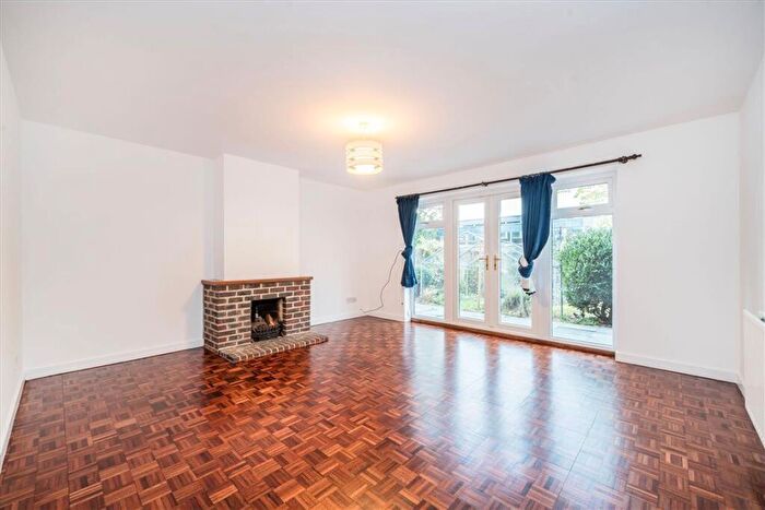 4 Bedroom House To Rent In Baring Road, Grove Park, SE12