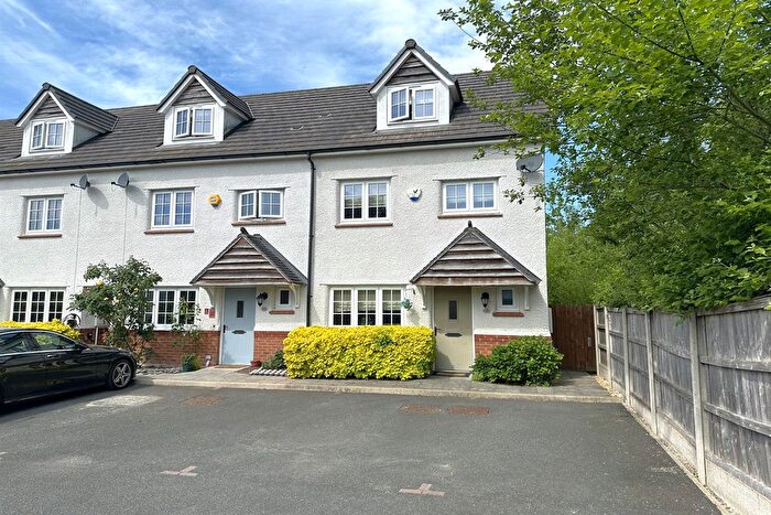 4 Bedroom End Of Terrace House For Sale In Heathermount, Broadheath, Altrincham, WA14