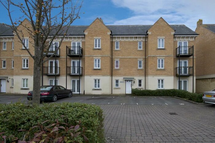 2 Bedroom Apartment To Rent In Harvester Court, Carterton, OX18