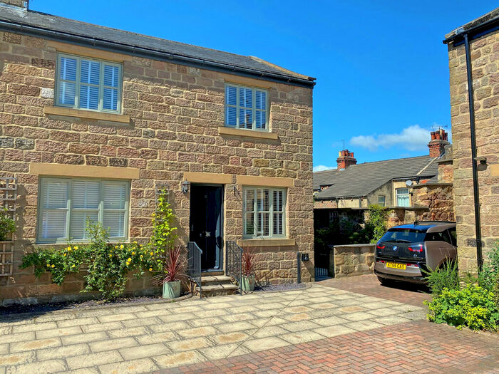 3 Bedroom Cottage To Rent In Regent Court, Regent Parade, Harrogate, HG1