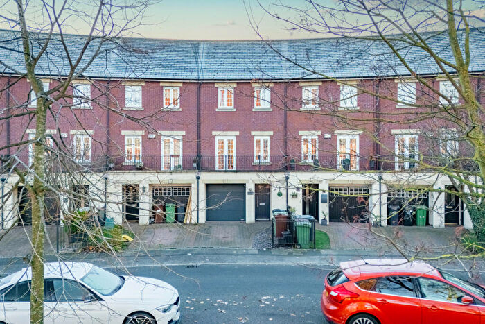 3 Bedroom Town House For Sale In Castle Lodge Avenue, Rothwell, LS26