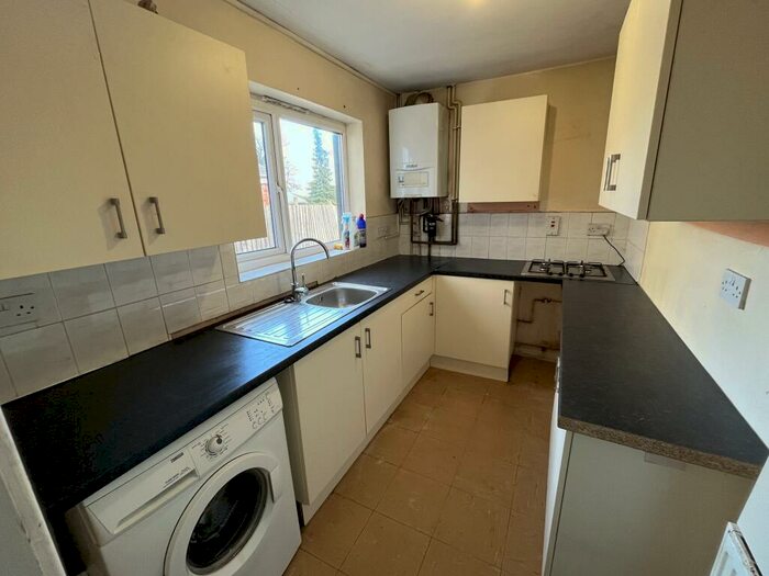 2 Bedroom House To Rent In Durban Road, Smethwick, B66