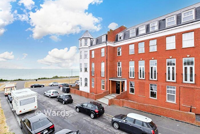 2 Bedroom Flat For Sale In First Avenue, Margate, Kent, CT9