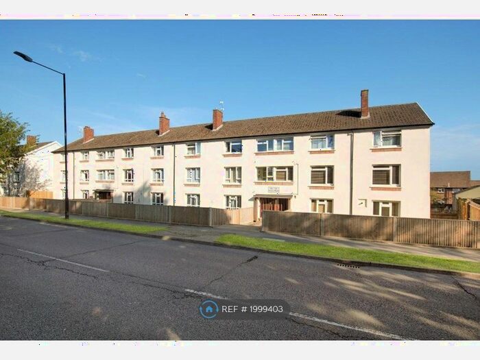 3 Bedroom Flat To Rent In Priory Road, Slough, SL1