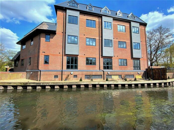 2 Bedroom Flat To Rent In Frays Court, - Cowley Road, Uxbridge, UB8