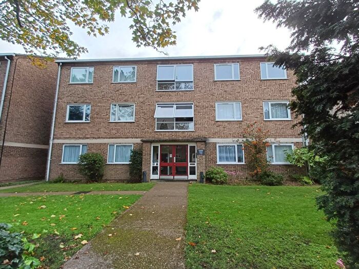 2 Bedroom Flat To Rent In Camden Court, Woolwich Road, DA17