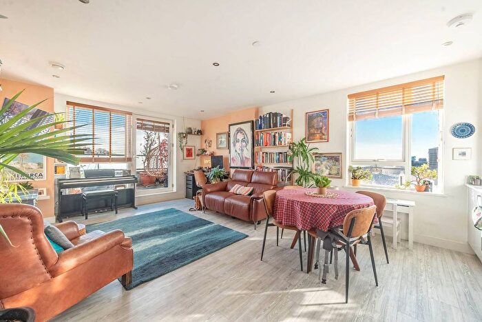 2 Bedroom Flat To Rent In Echo Court, Northolt Road, South Harrow, Harrow, HA2