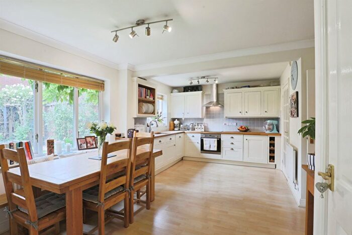 4 Bedroom Detached House For Sale In Chestnut Grove, Moreton Morrell, Warwick, CV35