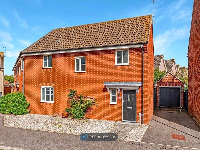 3 Bedroom Semi-detached House To Rent In Roberts Close, Kesgrave, Ipswich, IP5