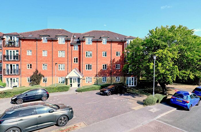 2 Bedroom Apartment For Sale In Winnipeg Way, Broxbourne, EN10
