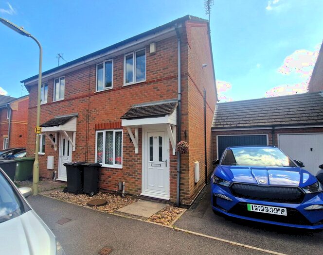 2 Bedroom Semi-Detached House To Rent In Sorrel Drive, Fareham, PO15