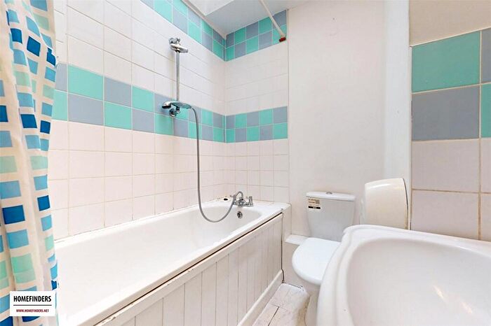 3 Bedroom Terraced House For Sale In Caldecott Way, Hackney, E5 - Photo 11