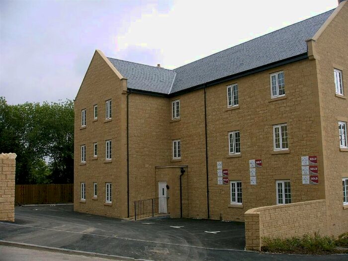 2 Bedroom Flat To Rent In Flowers Yard, Chippenham, SN15