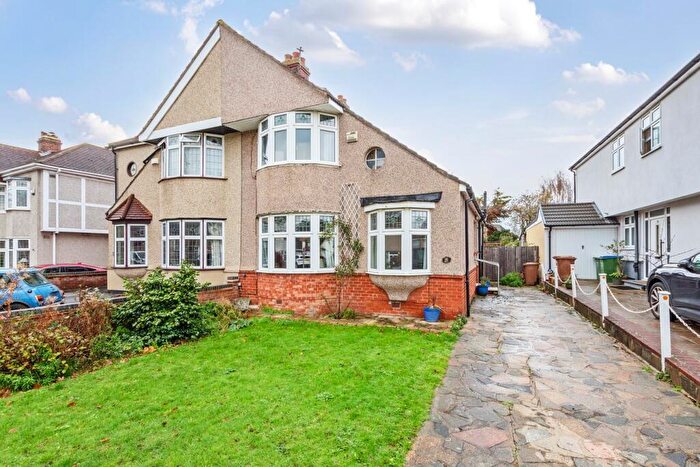 3 Bedroom Semi Detached House For Sale In Cavendish Avenue, Sidcup, DA15