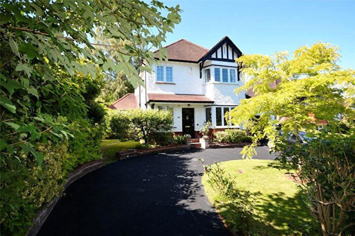 4 Bedroom Detached House For Sale In Grovelands Road, Purley, CR8