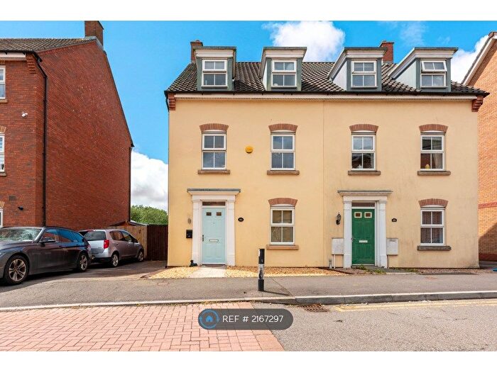 4 Bedroom Semi-Detached House To Rent In Longacres, Bridgend, CF31