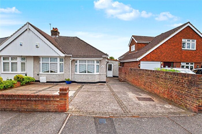 2 Bedroom Bungalow For Sale In Heversham Road, Bexleyheath, DA7