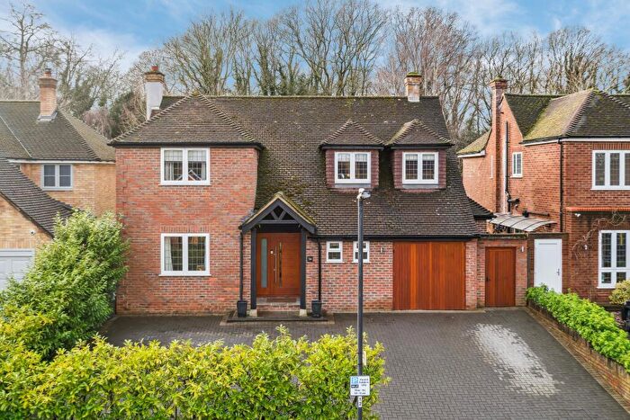 5 Bedroom Detached House For Sale In Walker Road, Maidenhead, SL6