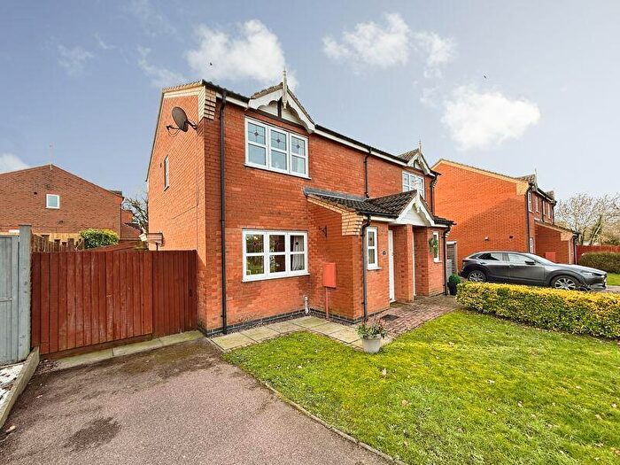 3 Bedroom Semi Detached House For Sale In Ganton Way, Grantham, NG31