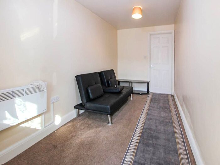 2 Bedroom Flat To Rent In Corwell Lane, Uxbridge, Middlesex, UB8