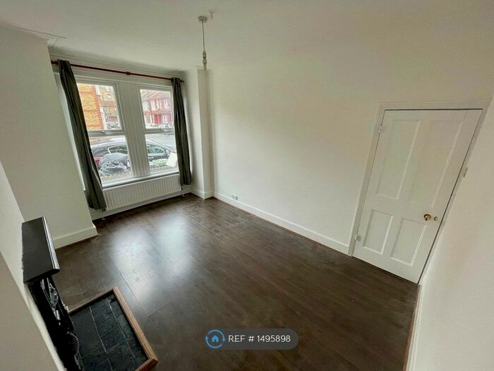 2 Bedroom Maisonette To Rent In Roxley Road, London, SE13