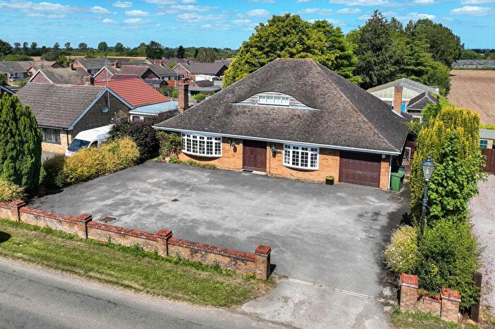 4 Bedroom Detached Bungalow For Sale In Church Road, Emneth, PE14