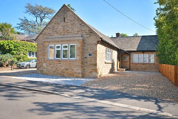 4 Bedroom Barn Conversion For Sale In Manor Farm Road, Great Billing, Northampton, NN3