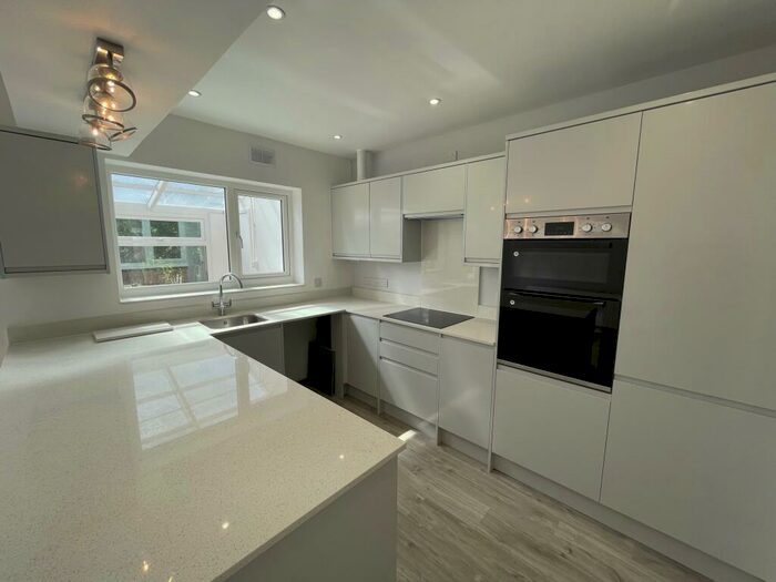 3 Bedroom Semi-Detached House To Rent In Linley Road, Southam, CV47