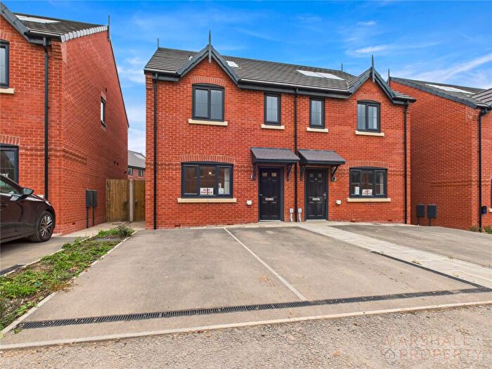 3 Bedroom Semi-Detached House For Sale In Willowcreek Close, Winsford, Cheshire, CW7