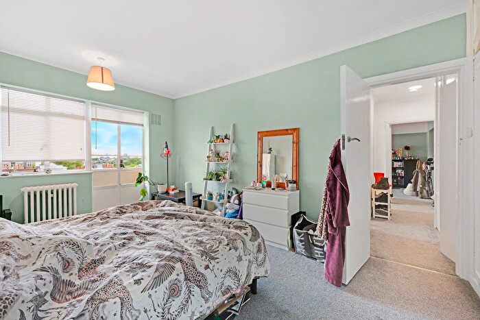 1 Bedroom Flat For Sale In Harrow Lodge, St John's Wood Road, St John's Wood, NW8