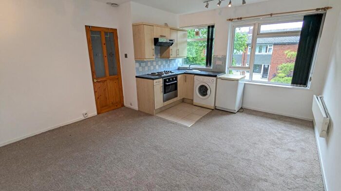 Studio To Rent In Hulse Road, Southampton, Hampshire, SO15