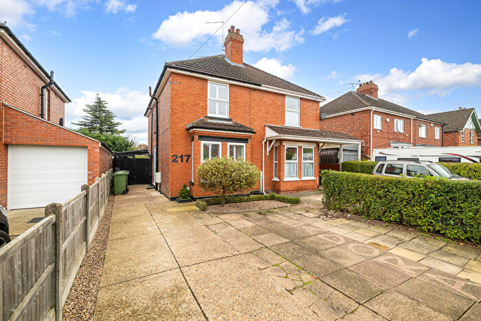 3 Bedroom Semi Detached House For Sale In Boultham Park Road, Lincoln, Lincolnshire, LN6