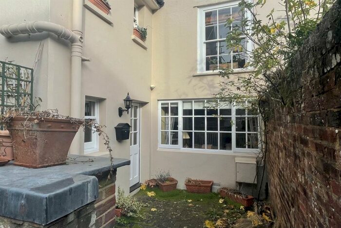 1 Bedroom Terraced House To Rent In Edinburgh Square, Midhurst, GU29