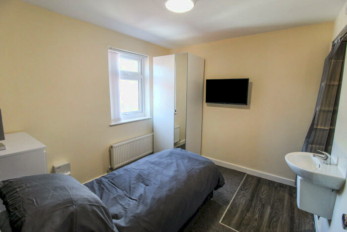 1 Bedroom Terraced House To Rent In Lawn Street, Bolton, BL1