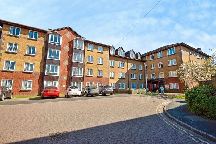 2 Bedroom Apartment For Sale In Barkers Court, Sittingbourne, ME10