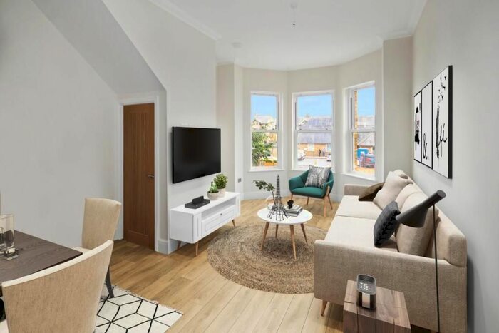 2 Bedroom Flat To Rent In Preston Street, Faversham, ME13