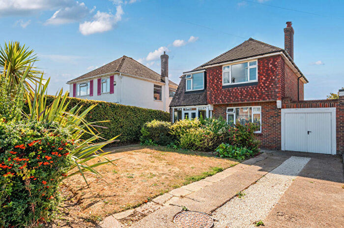 3 Bedroom Detached House For Sale In Terringes Avenue, Worthing, West Sussex, BN13