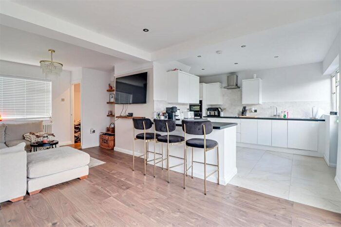 3 Bedroom Terraced House For Sale In Woodburn Close, Benfleet, SS7