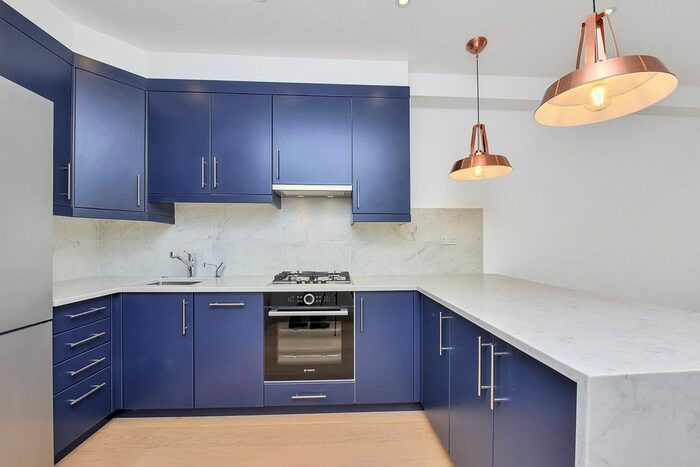 2 Bedroom Flat To Rent In Castlebar Road, Ealing, London, W5