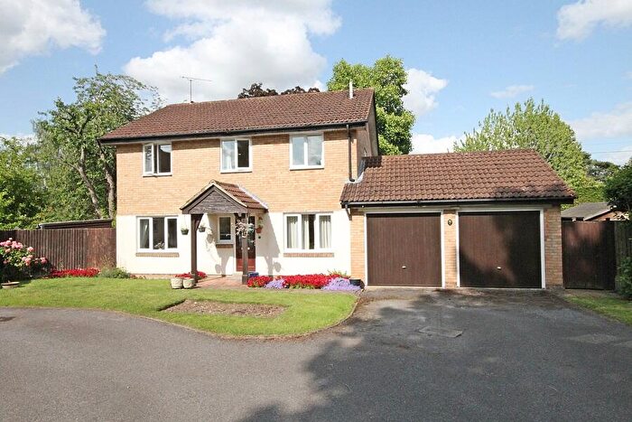 4 Bedroom Detached House For Sale In Maidenhead, SL6