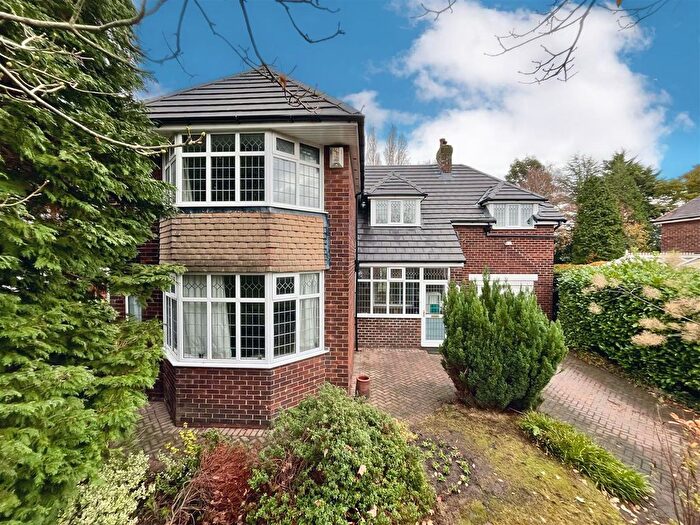 4 Bedroom Detached House For Sale In Alcester Road, Sale, M33